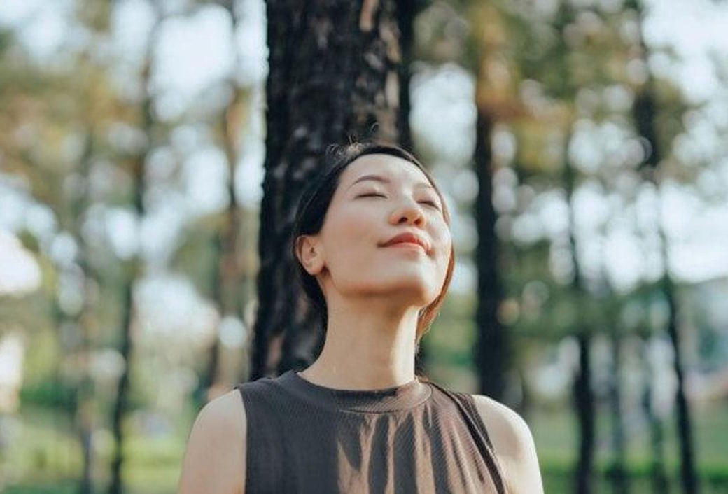 Tecniche di respirazione per stress e acne ormonale